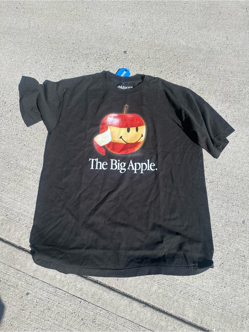 Black 'The Big Apple' Graphic market Tee